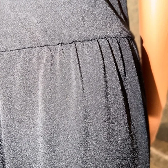 BCBGeneration Black V Neck Sleeveless Romper - Picture 7 of 13